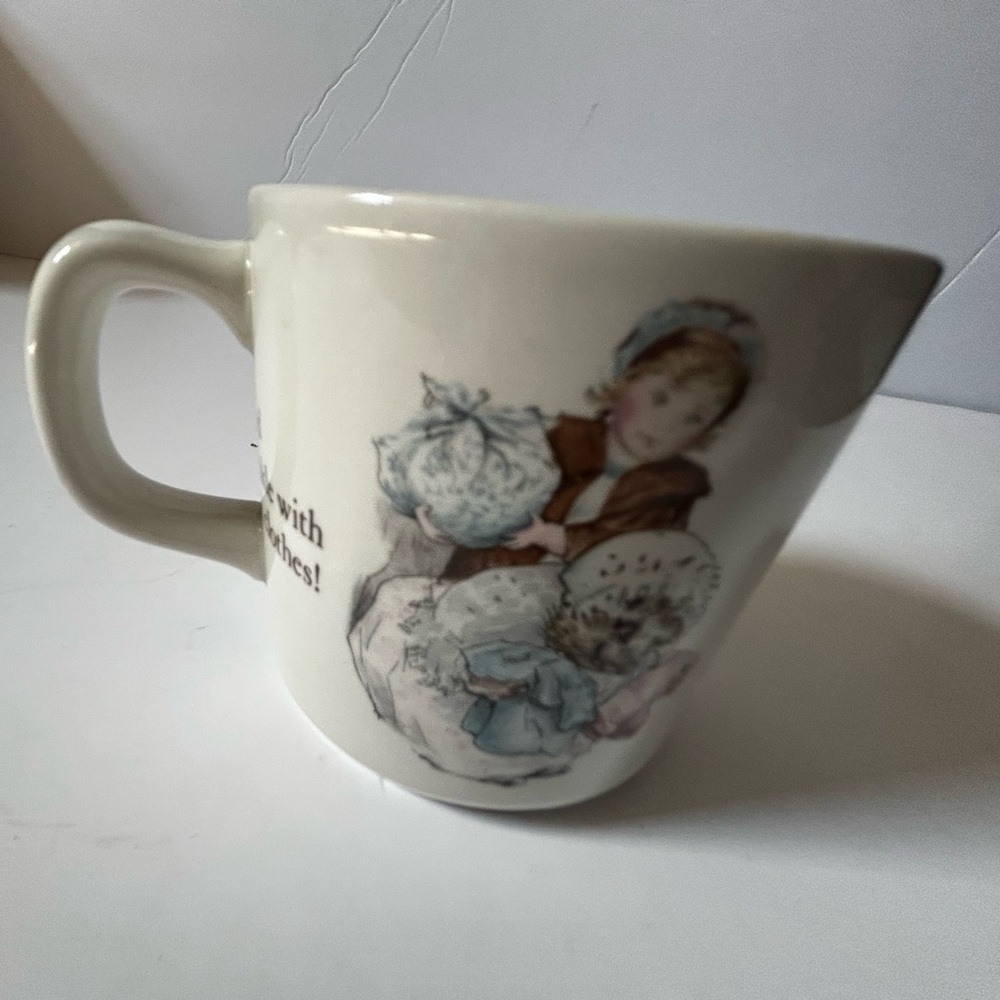 WEDGEWOOD “Mrs Tiggy Wiggle” Vintage Peter Rabbit Ceramic Mug with Illustration